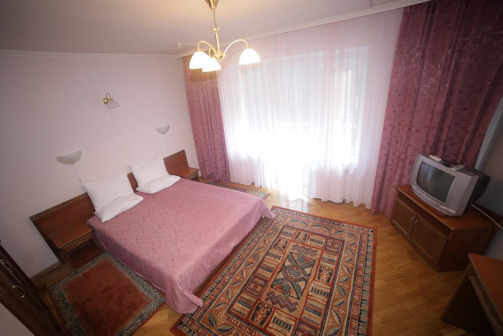 Sonyachna Polyana Hotel Habitación foto